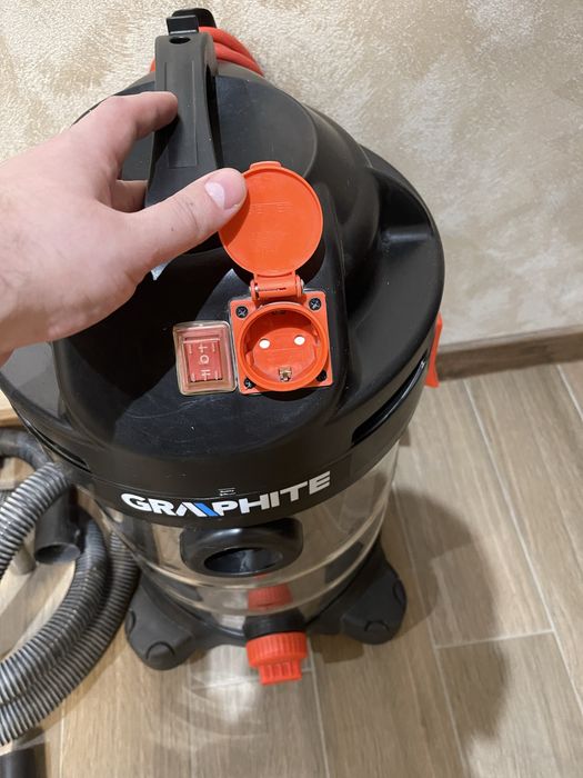 Прахосмукачка INOX за сухо и мокро почистване 1500W/30л. GRAPHITE