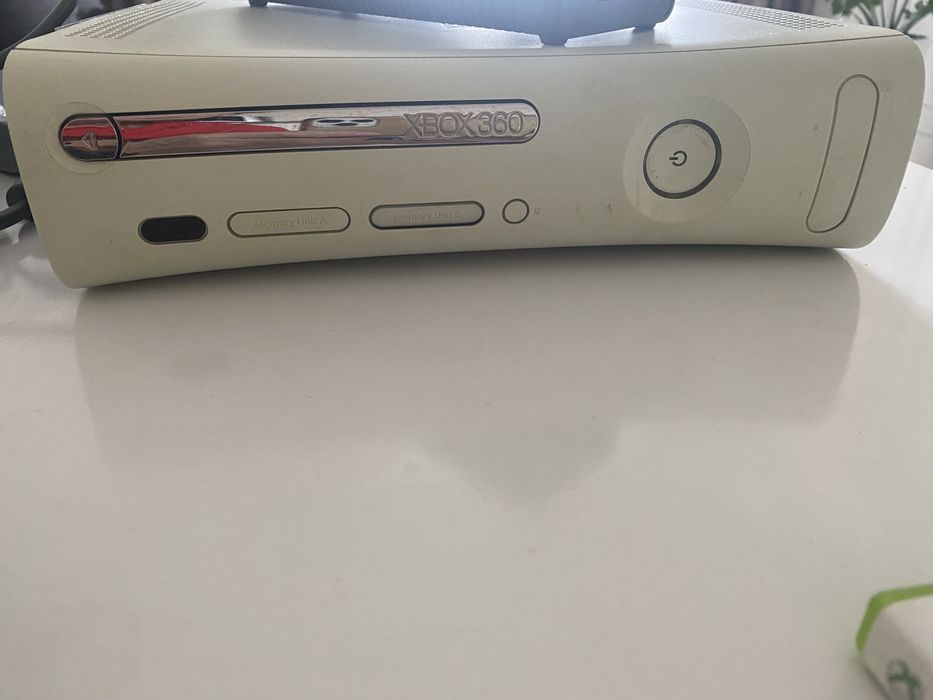 Игровая приставка X.box 360