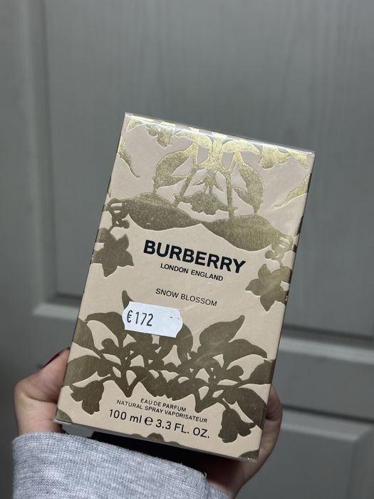 Burberry snow blossom