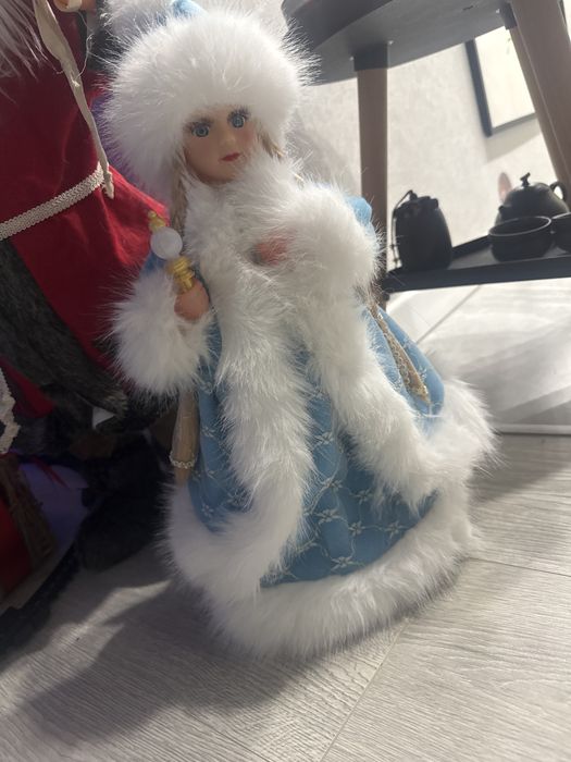 Снегурочка под елку