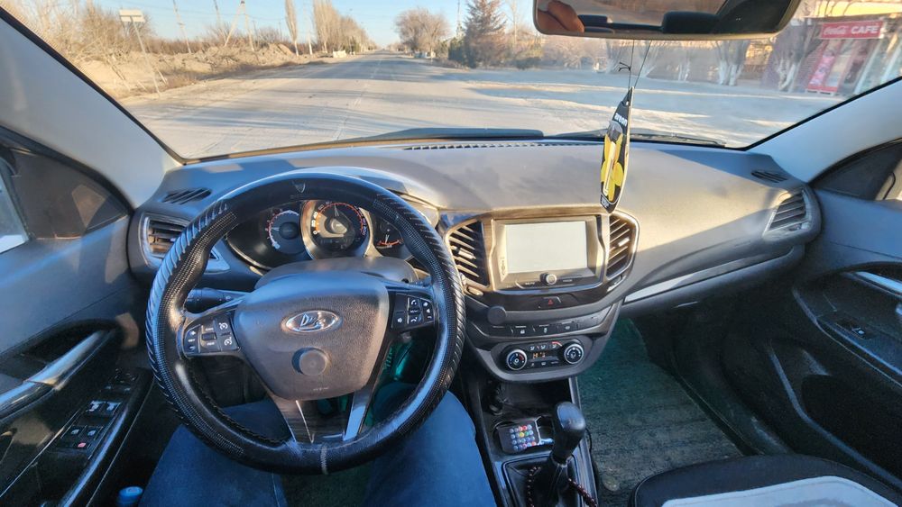 Lada Vesta 1.8 mexanika sotiladi