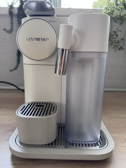 Espressor Nespresso Gran Lattissima EN650.W (De’Longhi) – alb