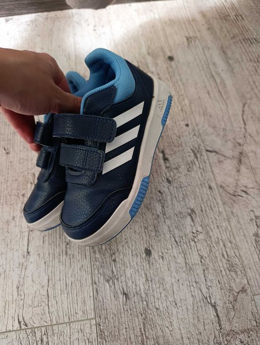 Оригинални маратонки за момче на Adidas