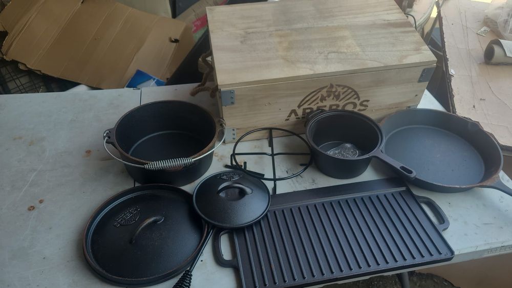 Set de barbeque din fonta preț 350lei