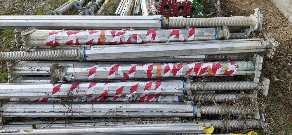 Popi metalici de aluminiu