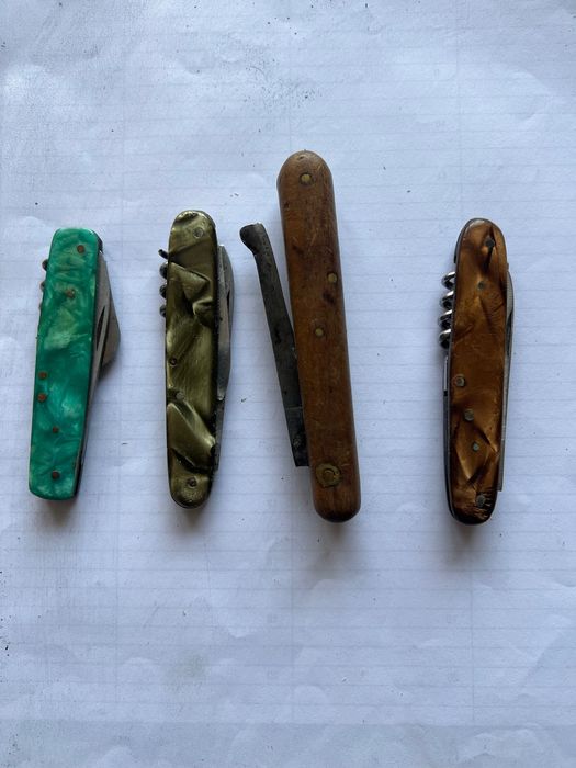 Четири джобни ножчета