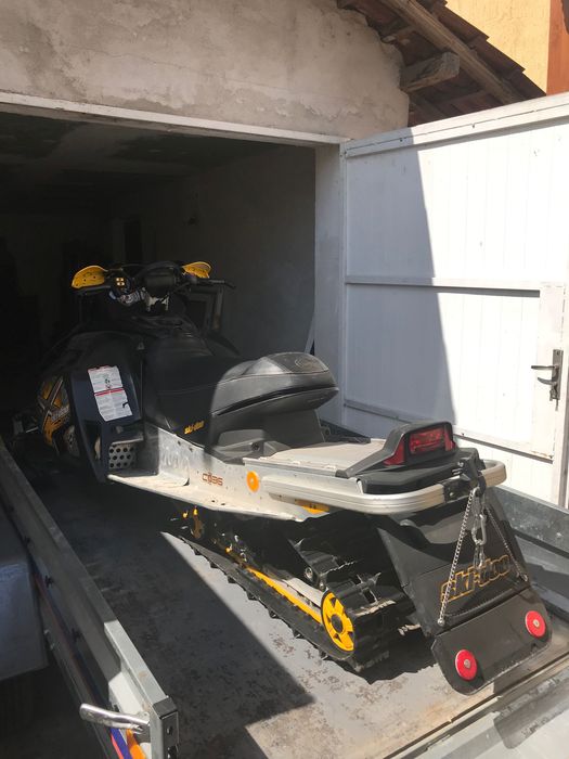 Моторна шейна ski doo