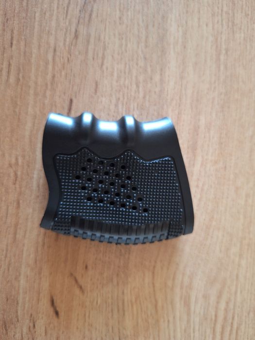 Гумена ръкохватка противоплъзгаща за пистолет