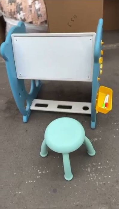 Мольберт со стулом