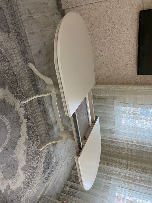 Стол раздвижной , белый