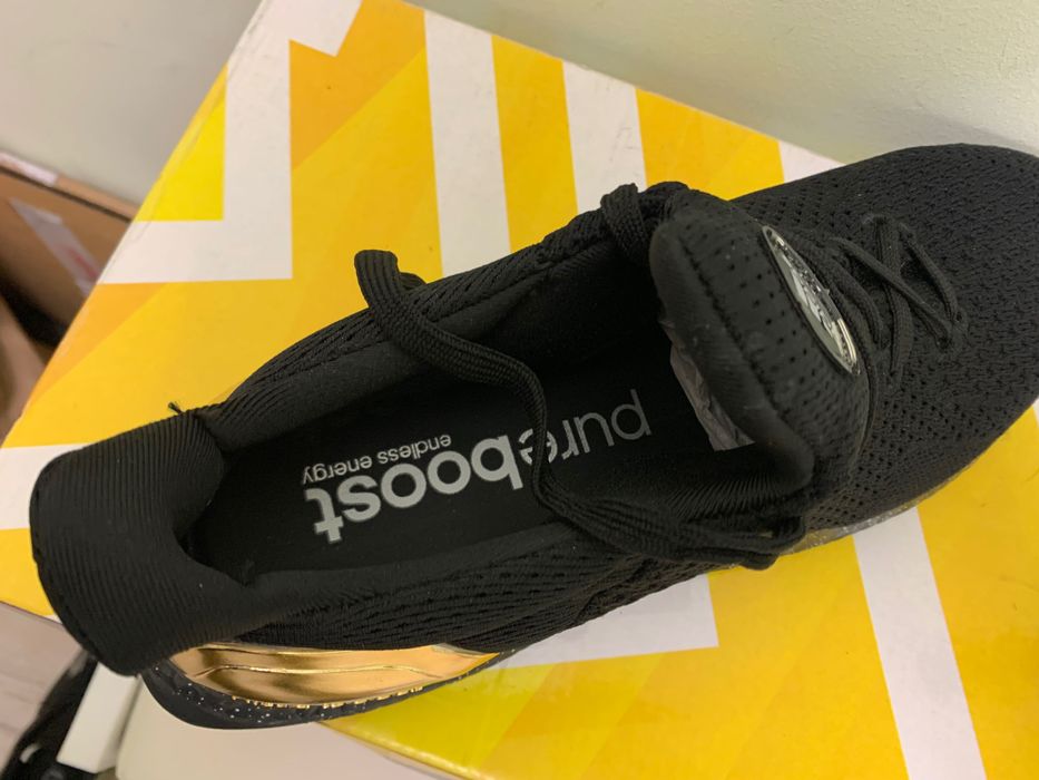 Нови мъжки маратонки Adidas Ultraboost black/Gold номер 42 и 43
