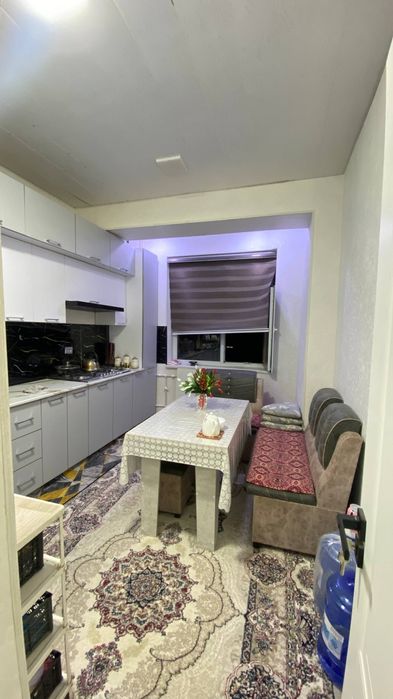 22-maktab oldida 3xonali yangi dom 5etaj 146v dom mahbut Tarobiy