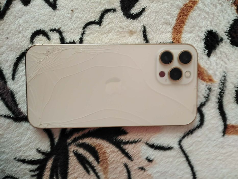 Vând iPhone 12 Pro Max