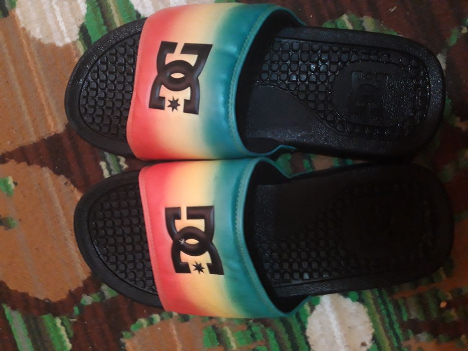 Чисто нови чехли DC shoes