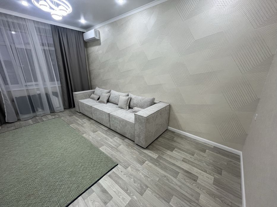 Диван.           /