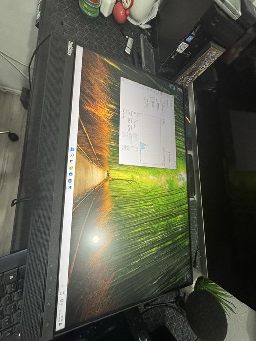 Lenovo ThinkCentre neo 50q Gen 5 + Monitor TIO 24 Gen 5 Touch