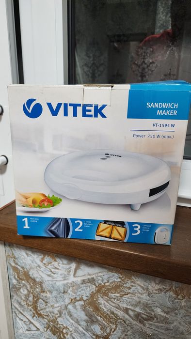 Сэндвичница Vitek VT-1596 BK 
Подро