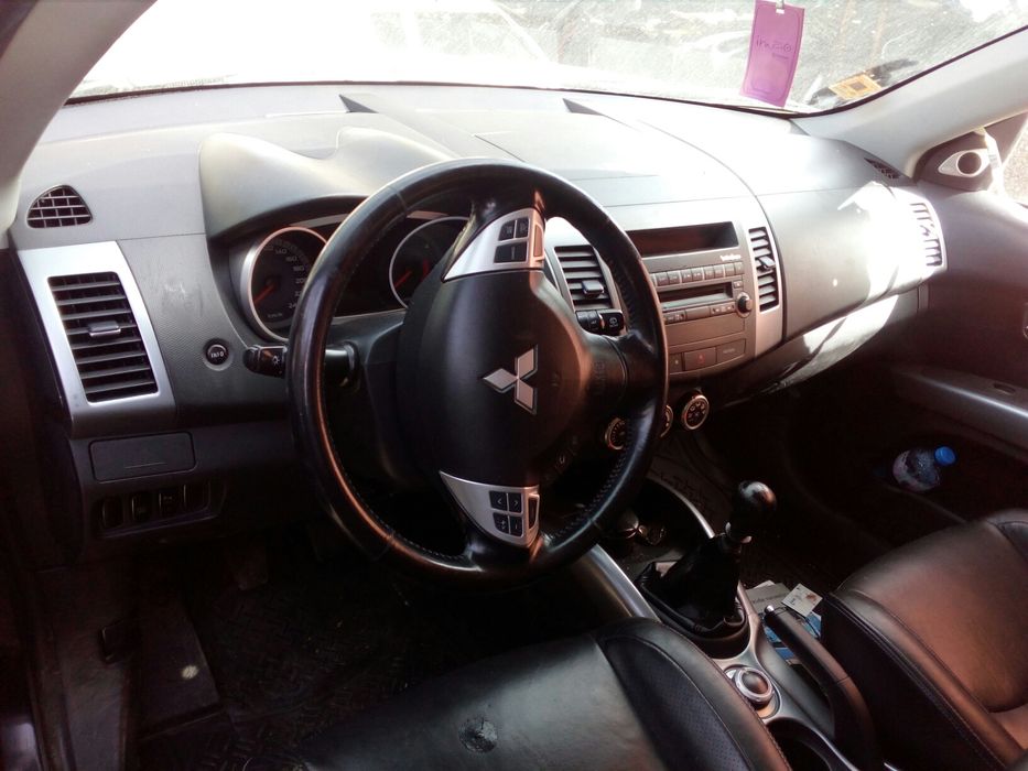 Продавам Митсубиши Аутлендар.2.0tdi.На части.