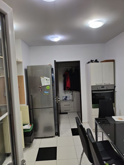 Proprietar vand apartament 2 camere zona Capitol.