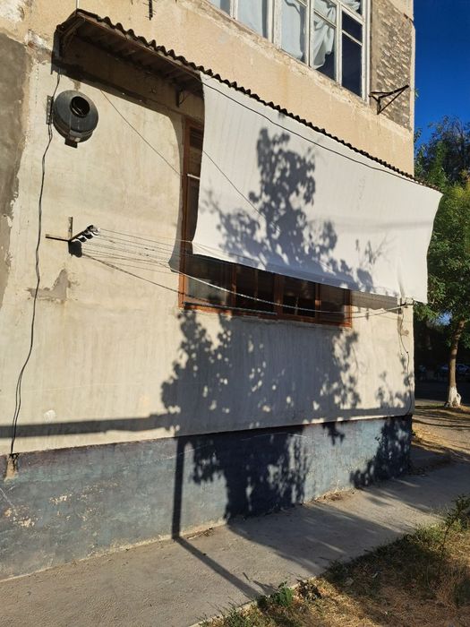 1 хона 3 хона к,илинган Тансик,боев 1 да сотилади балкон 2×6 подвали б