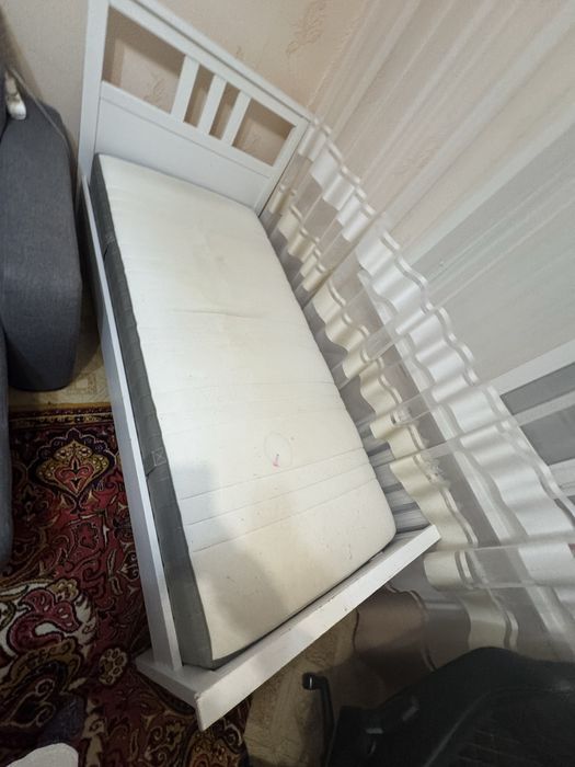 Продаем б/у кровать