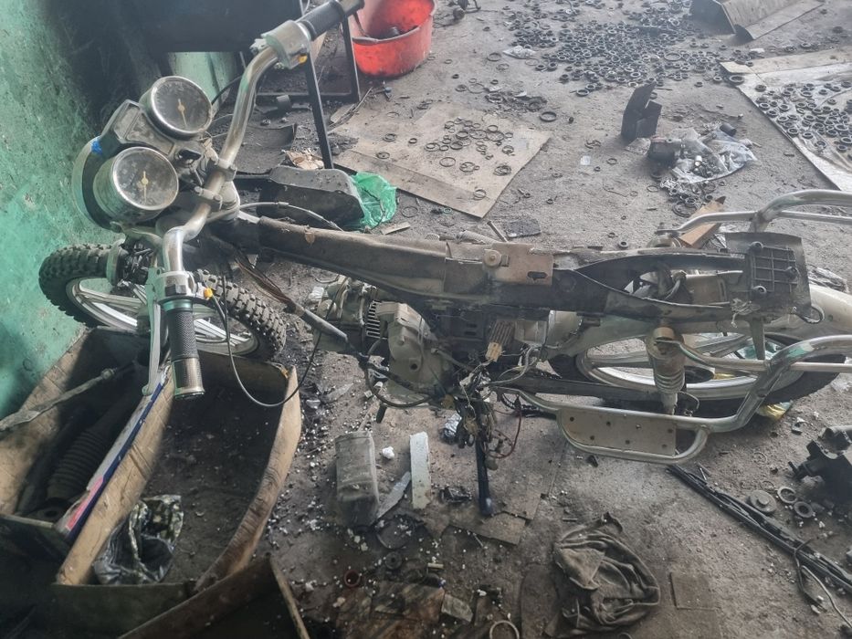 Мопед продам на запчасти