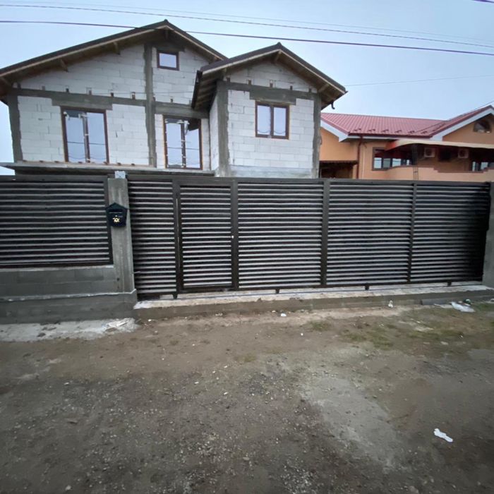 Porti - Garduri Model JALUZEA ( Stacheti )