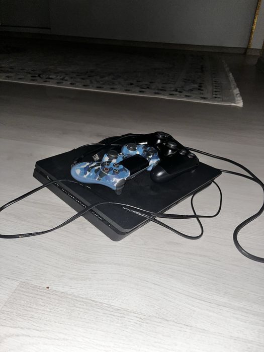 Playstation 4 slim