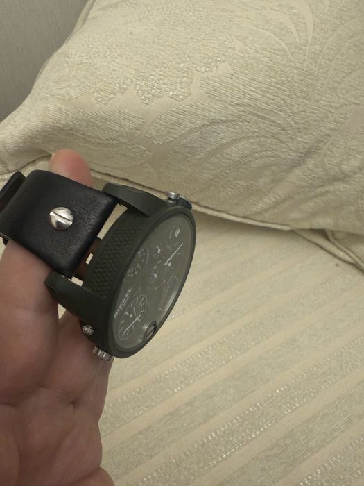 Продам часы DIESEL