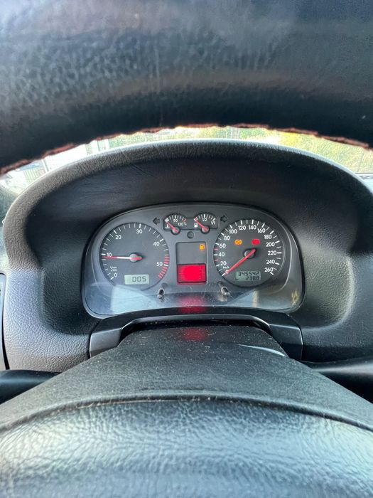 Golf4 1.9TDI 101кс помпа дюза - На части