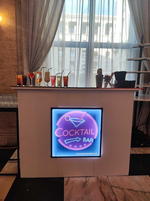 Cocktail bar și tort de shot