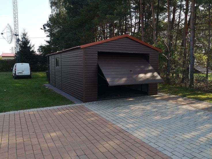 Executam garaje auto din panouri sandwich