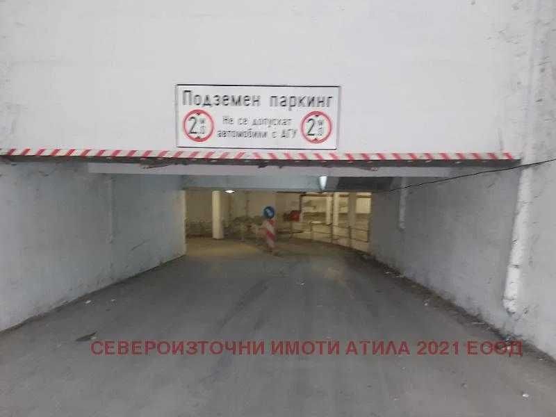 Подземно паркоместо под наем в района срещу автогара Варна, 85 евро