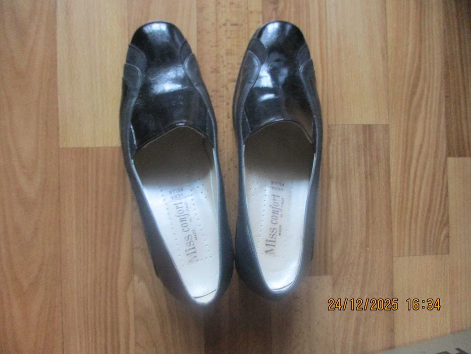 Pantofi de piele naturala nr 37  calitate si genti de piele