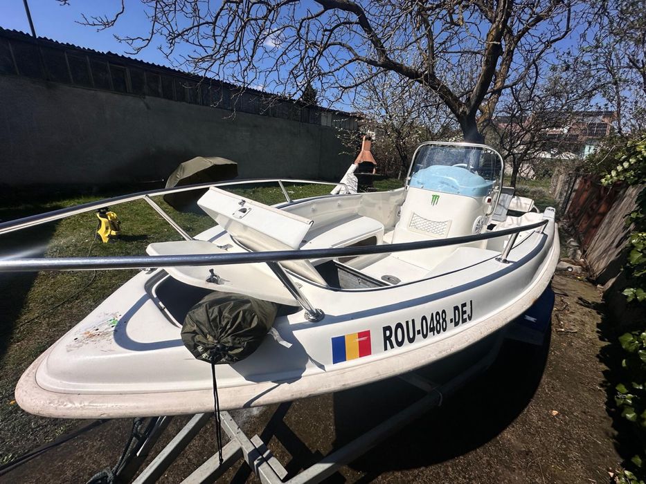 Barca Motor si Peridoc