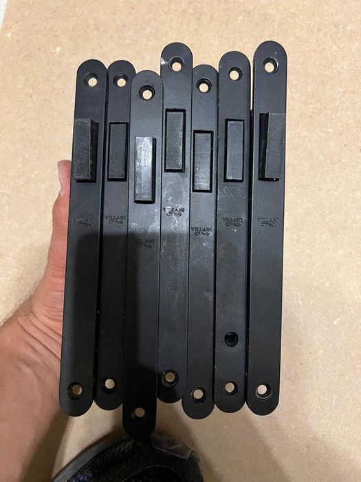 Ручки дверные черные