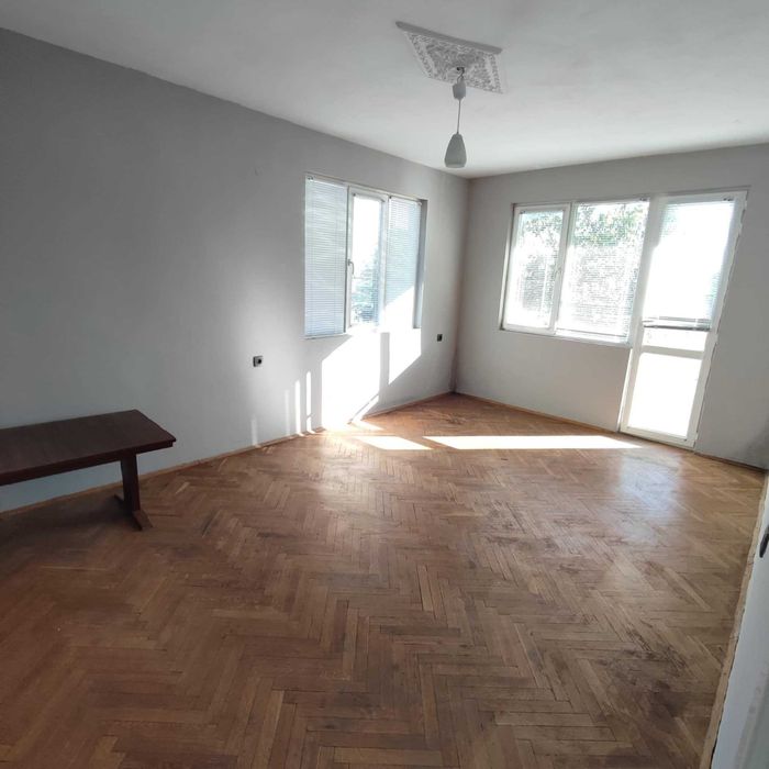 Продава се Етаж от къща в Шумен, 2-ри корпус - 119 кв.м за 922 €/кв.м - Снимка #1