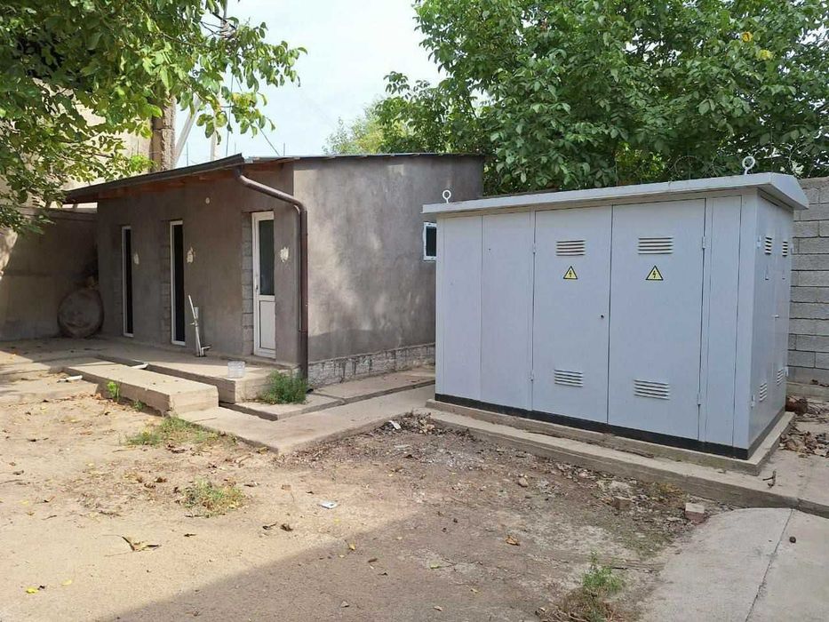 Продаётся 6 400 м² склад.