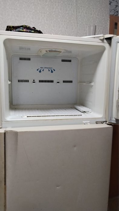 Продам холодильник