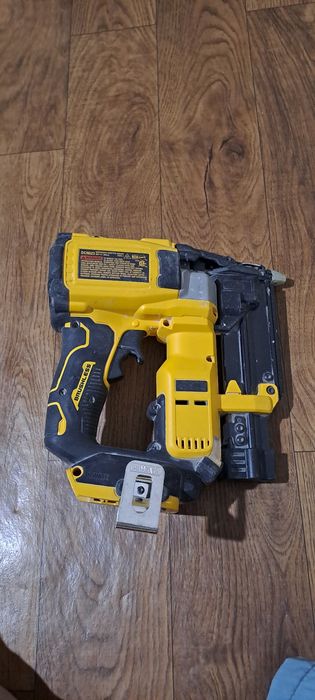 Dewalt DCN623. 23GA PIN NAILER satiladi. Jagday zor. MADE IN MEXICOi