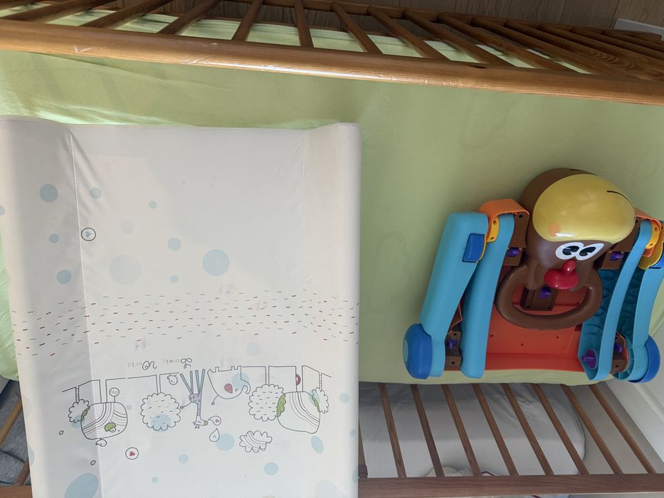 Vand patut bebe cu saltea cocos si premergator