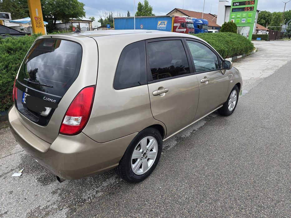 Кола Suzuki Liana