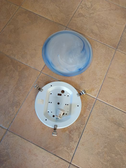 Vând plafoniere cu soclu de ceramică