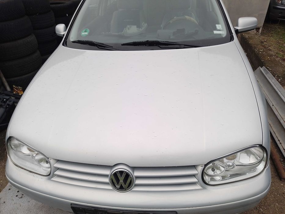 Фолксваген Голф 4 преден капак