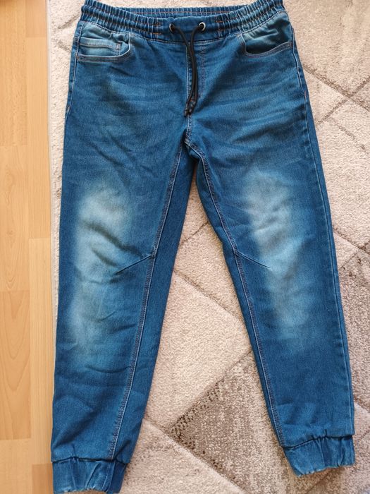 Мъжки дънки малко носени