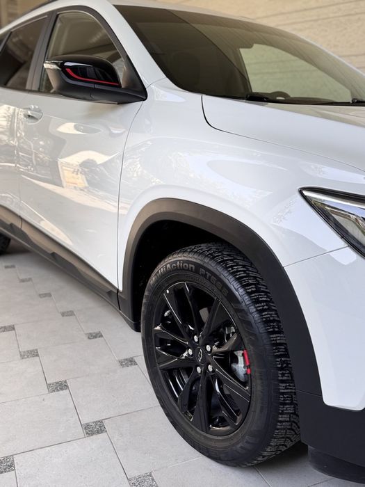 Tracker red line sotiladi