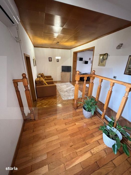 Casa moderna, cu sauna, 7 camere, pompa de caldura si panouri fotovolt