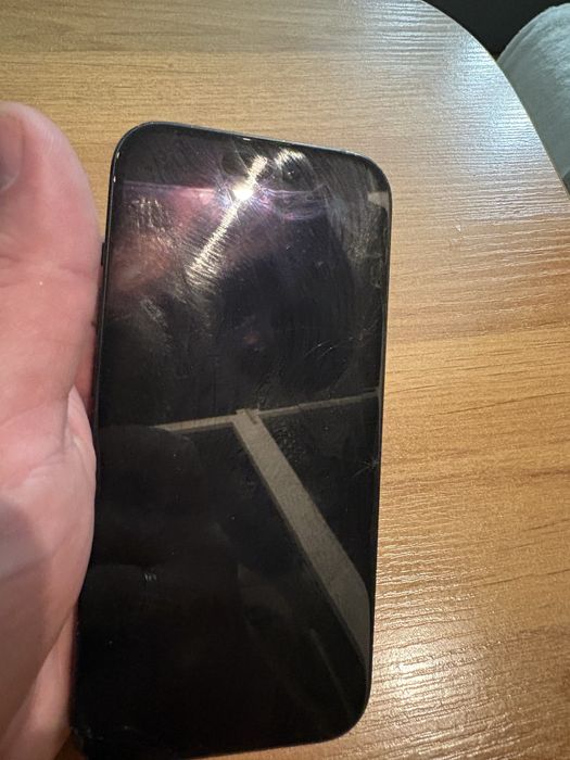 Продам iphone 15 128