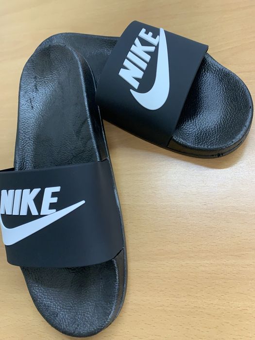 Papuci plajă NIKE - OFERTĂ - 70 RON