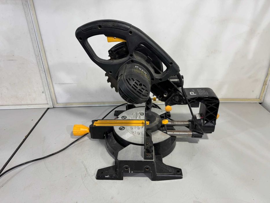 Циркуляр пендула - Pro 1200W / 210мм